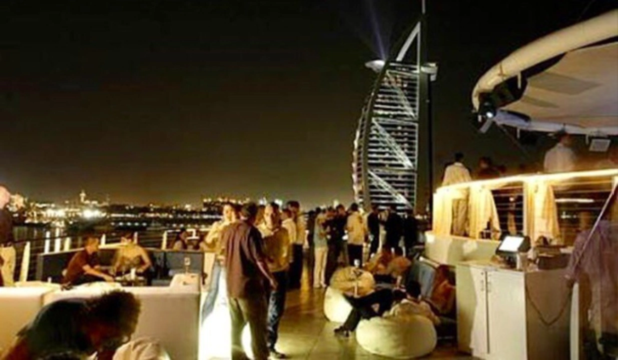 The Best Wine Bars in Dubai: Night Life for Wine Enthusiasts